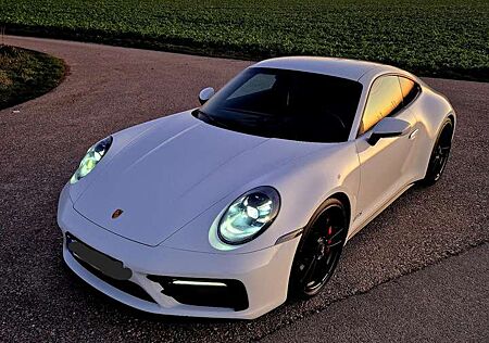 Porsche 992 911 Carrera 4 GTS PDK