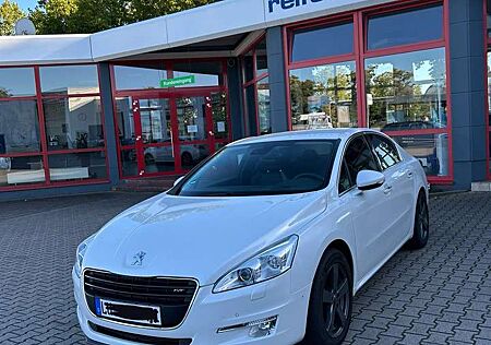 Peugeot 508 2.2 GT HDI | HeadUp Massage