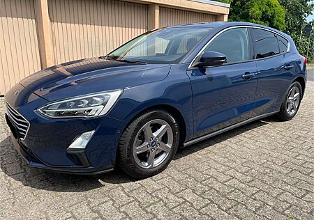 Ford Focus 1.0 EcoBoost Autom LED SHZ LHZ B&O NAVI