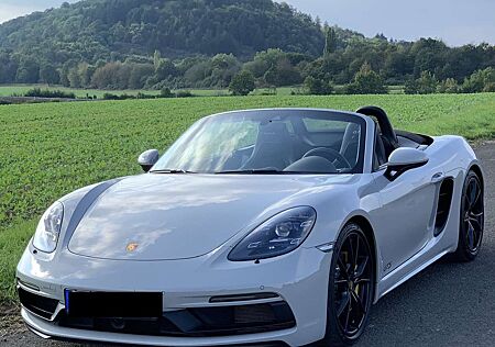 Porsche 718 Cayman 718 Boxster. GTS