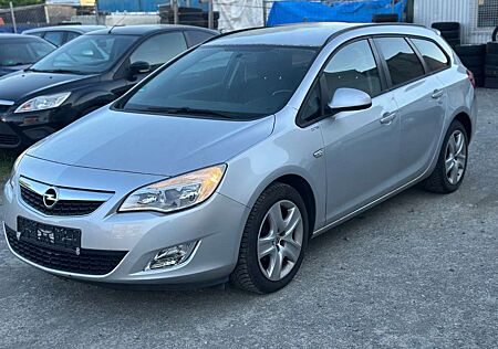 Opel Astra J Sports Tourer Design Edition -Automatik