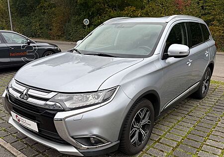 Mitsubishi Outlander 2.2 DI-D, Top 4WD/7-Sitzer/AHK/Leder