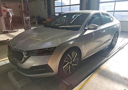 Skoda Octavia TDI DSG MATRIX NAVI ACC SPURH AHK VORBREI