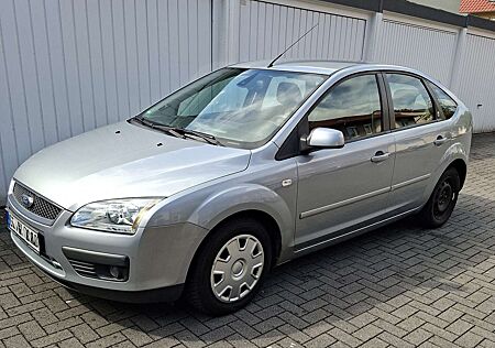 Ford Focus 1.6 16V Ghia