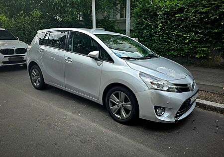 Toyota Verso 2.2 D-4D Automatik 7-Sitzer Executive