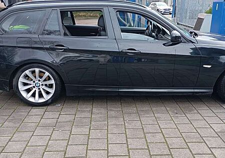 BMW 320d 320 DPF Touring Blue Performance Edition Sport