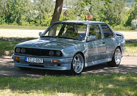 BMW 325i 325