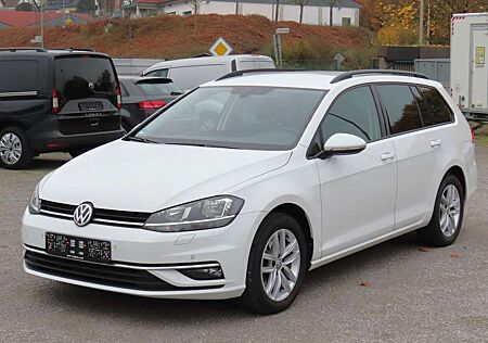 VW Golf Volkswagen VII 1,6 Comfort Navi Klimaaut Standheiz ACC