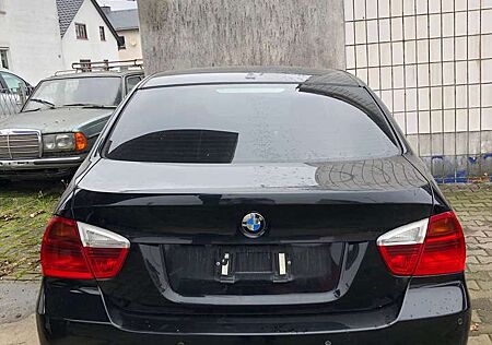 BMW 320i 320