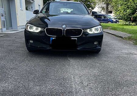 BMW 318d 318 Touring Aut. Sport Line