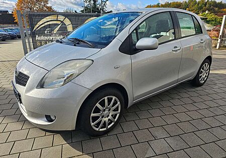 Toyota Yaris Sol / TÜV neu/ 8- fach bereift / Klima