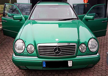 Mercedes-Benz E 240 T Avantgarde designo