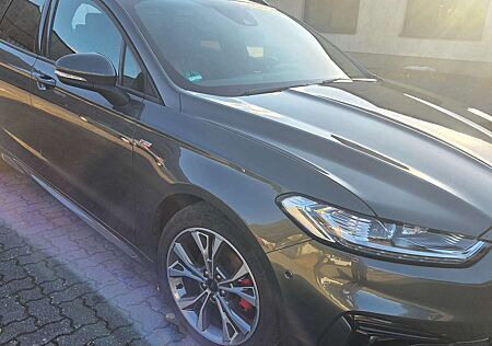 Ford Mondeo Hybrid ST-Line