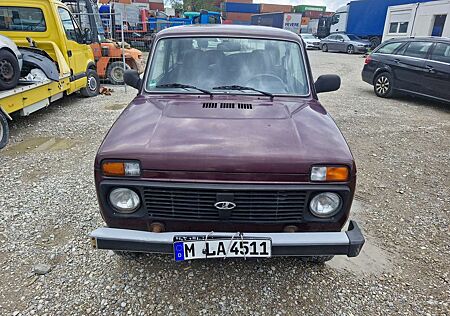 Lada Niva 1.7i Hunter