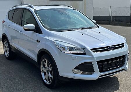 Ford Kuga Titanium 4x4 TEMPO|R.KAM|PANO|STDHZ|KeyFree