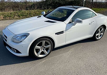 Mercedes-Benz SLK 200 (BlueEFFICIENCY) 7G-TRONIC