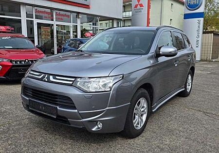 Mitsubishi Outlander 2.2 DI-D Instyle Standheizung