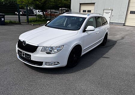 Skoda Superb Combi 3.6 V6 4x4 DSG*Vollausstattung*Navi*Leder