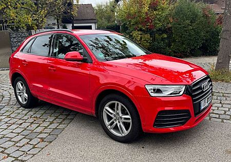 Audi Q3 sport 1,4T S-Tronic AHK SWA XEN NAV BO 48´km