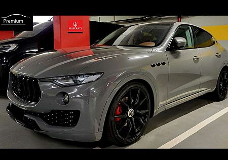Maserati Levante 3.0 Turbo V6 "Premium Lackierung" Sound