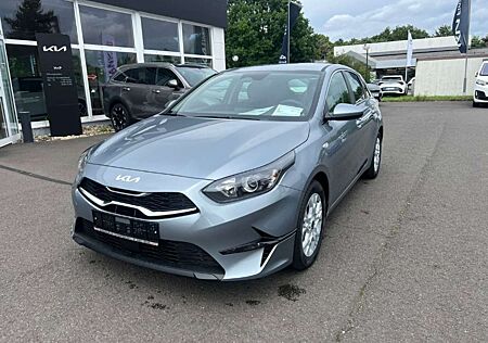 Kia Cee'd Ceed / CEED_5 1.5T 140 DCT7 VIS KOMF+ (NAV) Apple CarPlay