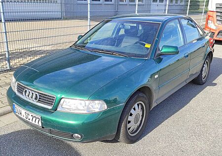 Audi A4 AUTOMATIK 1.8 KLIMAA ALLWETTER SERVO USB BLUETOOTH