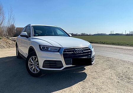 Audi Q5 40 TDI quattro S tronic - Panorama - Navi - AHK