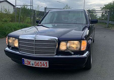 Mercedes-Benz 560 SE