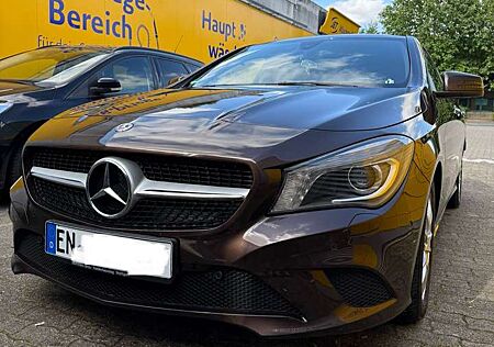 Mercedes-Benz CLA 180 Anhänger, Autom., Pano, Teilleder, Apple Carplay