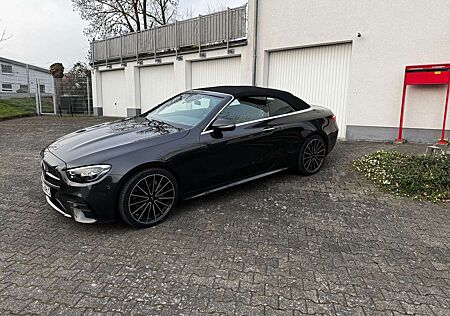 Mercedes-Benz E 300 AMG Cabrio Diesel d 4Matic Cabrio 9G-TRONIC A