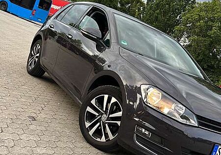 VW Golf Volkswagen 2.0 TDI BlueMotion Technology DSG Lounge