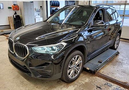 BMW X1 xDrive 20d Sport Line SAG/AHK/Stop&Go/Apple