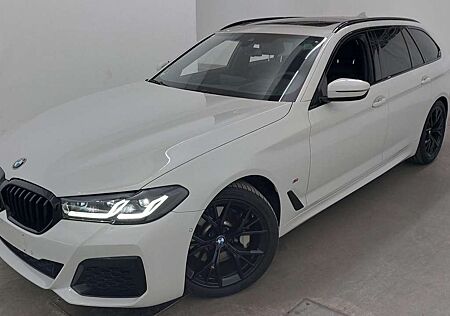 BMW 530 i TOURING M SPORT/SHADOW/LED-AD/HuD/PANO/LIVE