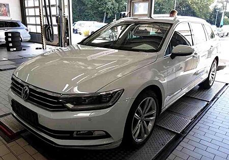 VW Passat Variant Volkswagen Passat Var Highl *DSG*LED*VIRTUAL*AHK*LEDER*PANO