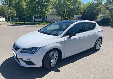 SEAT Leon Leon 1.5 TSI ACT OPF FR, Leder, Pano, Navi, Beats, Led-Kurvenlicht, 18 Zoll mit Conti-Allwetter