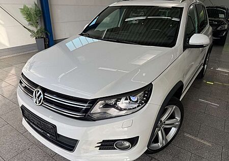 VW Tiguan Volkswagen 2.0 TDI*R-LINE*PANO*4X4*AUTO*BI-XEN*NAVI