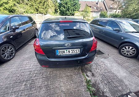 Kia Cee'd Ceed / 2.0 CRDi EX