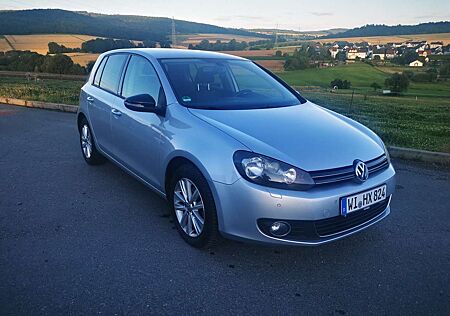 VW Golf Volkswagen 1.6 TDI DPF Style mit Standheizung