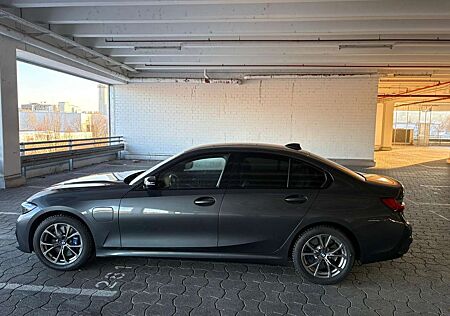 BMW 330 e M Sport