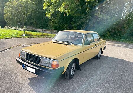 Volvo 240 242 DL