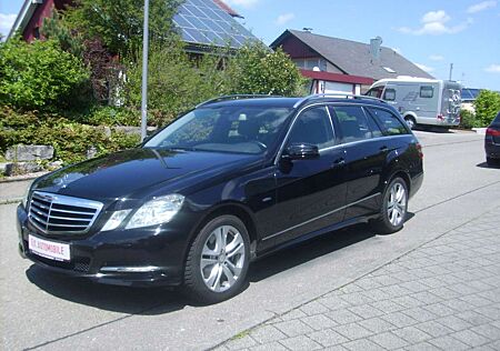 Mercedes-Benz E 250 T-Modell AHK-Teil LEDER- NAVI-Kamera