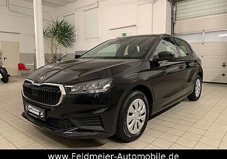 Skoda Fabia Active 1.0 MPI*Car-Play*Klima*Einpark*LED*