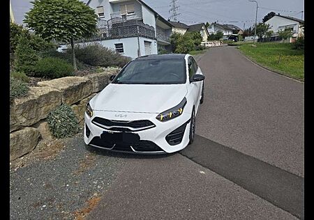 Kia Cee'd Ceed / 1.5 T-GDI DCT7 OPF GT Line