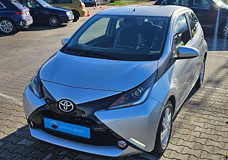 Toyota Aygo (X) x-play*Team*1.0*Kamera*Tempo*Klima*HU*Service*Neu