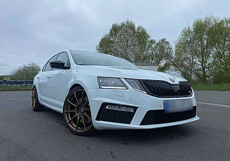Skoda Octavia III 2.0 TSI DSG RS 245