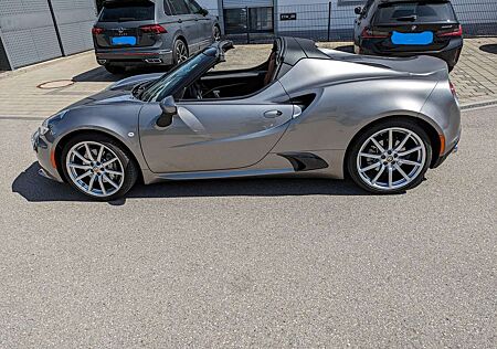 Alfa Romeo 4C +1.8+TBi++Spider