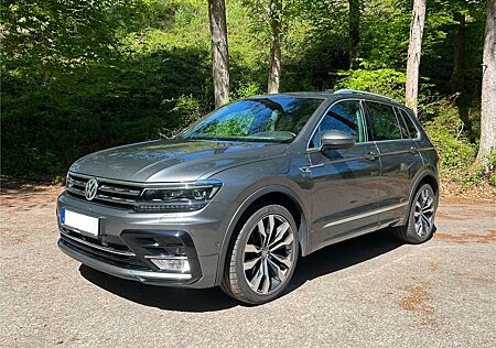 VW Tiguan Volkswagen 2.0 TSI Highline 2 x R-Line 4Motion DSG AHK