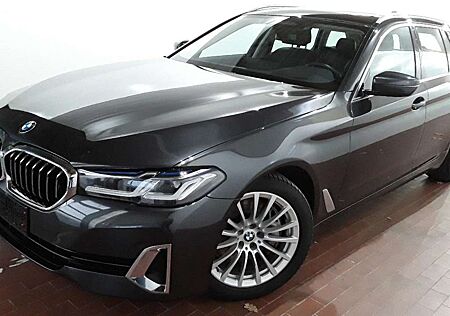 BMW 530 d TOURING LUXURY LINE/LASER/ACC/HuD/PANO/KAM.