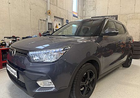 SsangYong Tivoli e-XGi 160 2WD Sapphire LEDER LED