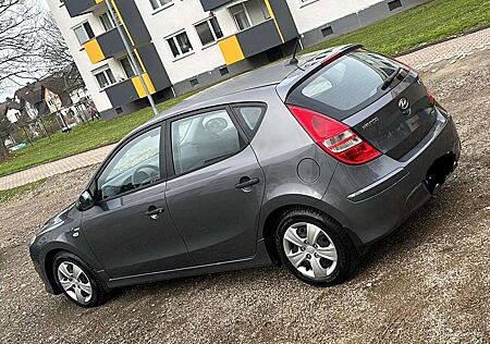 Hyundai i30 i30cw 1.4 blueComfort